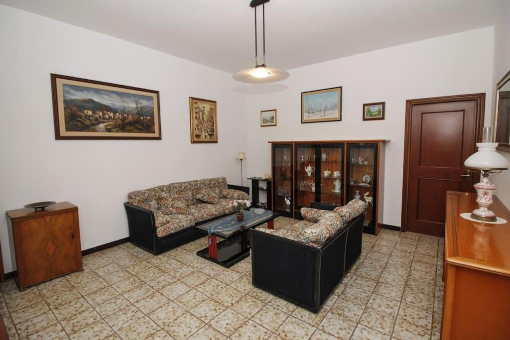 La Casa Di Carlo Lägenhet SantʼAntìoco Exteriör bild